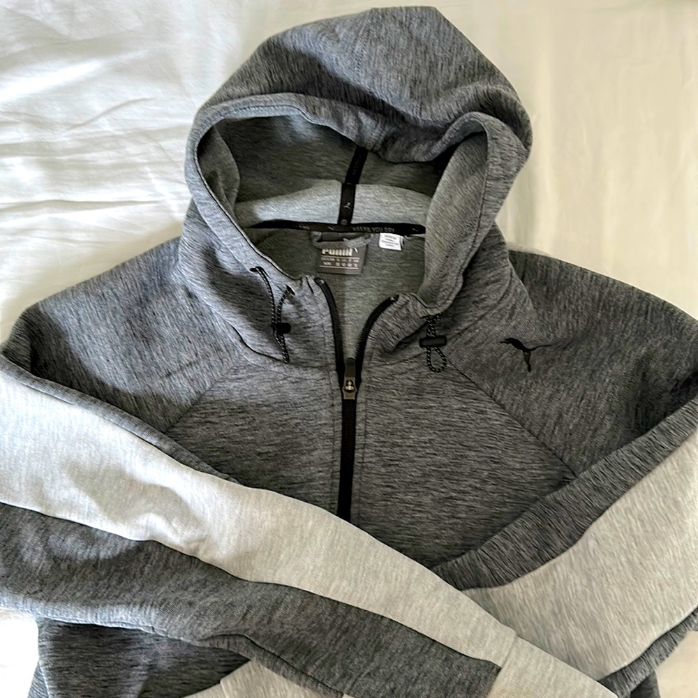PUMA cropped sweat-pants & matching zip hoodie. Nwot Size M.